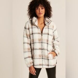 Abercrombie & Fitch Sherpa Half-Zip Elevated Trim Sweatshirt